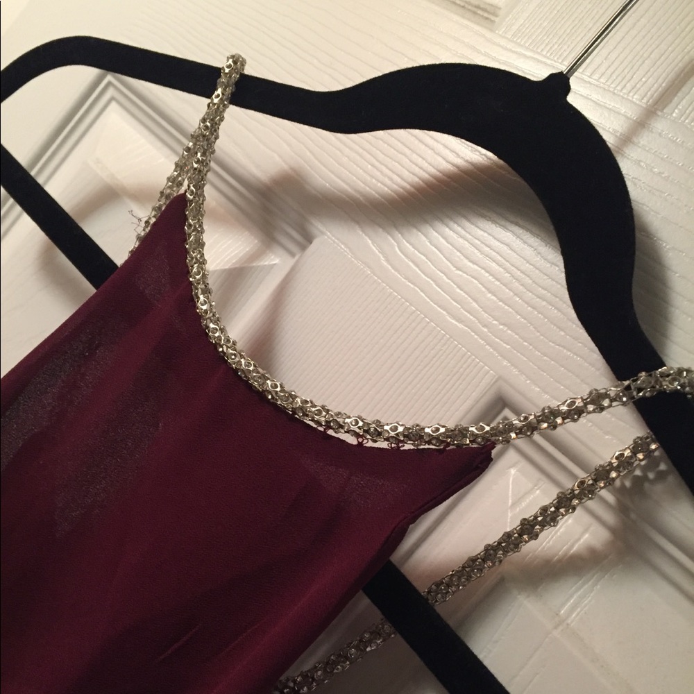 ‼️sold‼️ burgundy sleeveless shirt